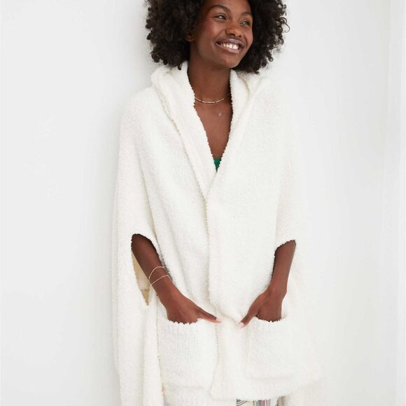 Aerie Marshmallow Cape Scarf - Picture 5 of 6